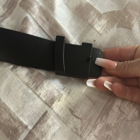 New Louis Vuitton belt - Picture 2 of 5